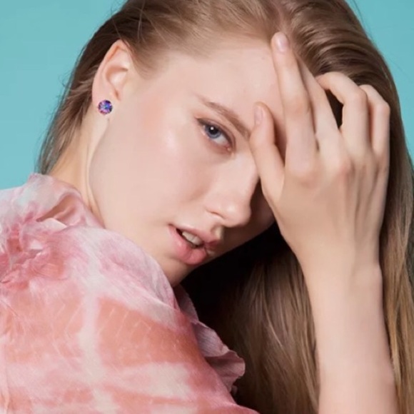 5 ⭐️ 18K Gold Filled Mystic Topaz Earring - Picture 6 of 7